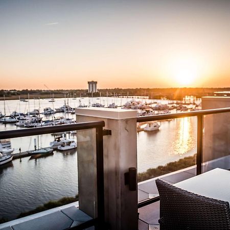 Hilton Garden Inn Charleston Waterfront/Downtown Exteriör bild
